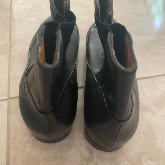 Balenciaga Chelsea Boots - Picture 3 of 4
